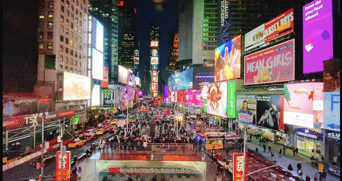 #WorldPhotographyDay #ShotOniPhone #TimesSquare <a href="/RenHotels/">Renaissance Hotels</a>