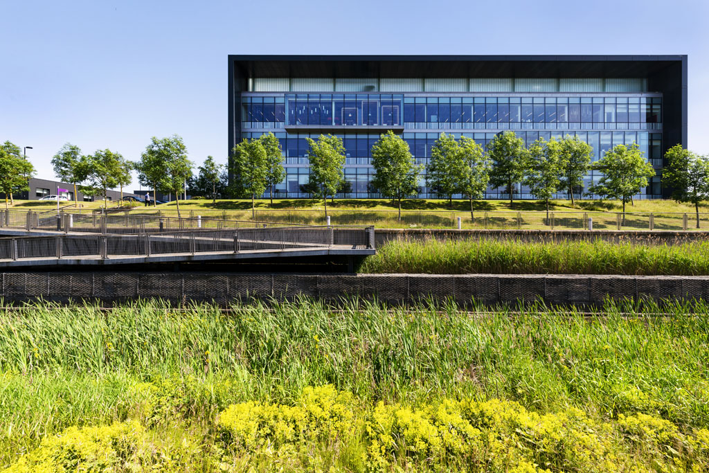 EdinburghBQ's tweet photo. #NINE Life Sciences Innovation Centre opened at @EdinburghBQ in 2012 and is home to leading #lifesciences companies from across the world. Behind every door is someone working hard to revolutionise #healthcare through innovative new ideas and developments https://t.co/4tb8X7vzQW https://t.co/ICgjItDUac