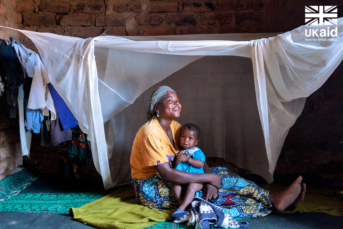 In 2018, malaria killed over 400,000 people worldwide, two-thirds of them under age 5. Through the @GlobalFund, #UKaid is helping to distribute 92 million bed nets, and strengthen health systems around the world to protect children and families from malaria #WorldMosquitoDay