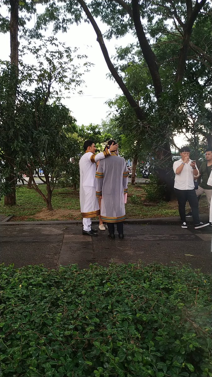 Newwie graduate.-- a thread