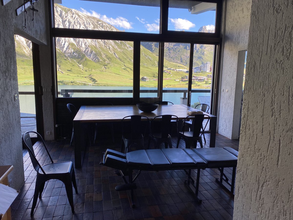 MaartenTielen's tweet photo. Troubleshooter 💪🏻💪🏻 Opgeroepen als sportchiropractor bij team Jumbo-Visma in Tignes bij de tourploeg! Super gaaf en geweldig gevoel! 💪🏻😄
#samenwinnen #sportchiropractor #supergaaf #tourdefrance #tdf2020 #tignes https://t.co/9rviEJtDAC