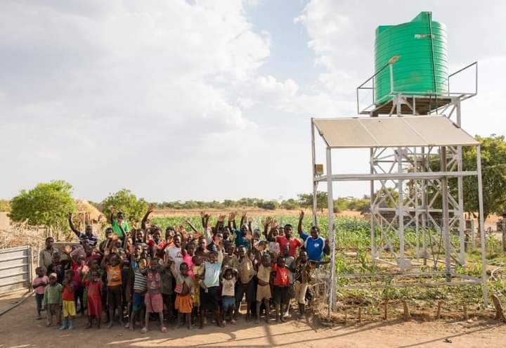 From Farmer to Business Owner

Thanks to the Solar powered boreholes by SCRiKA, a farmer was able to transform his life.

facebook.com/19190266917468…

<a href="/AfDB_Group/">African Development Bank Group</a>

#SCRiKA #PPCRZambia #MNDP #7NDP #Think2044 #adaptation #resilience <a href="/think2044/">Think 2044</a>