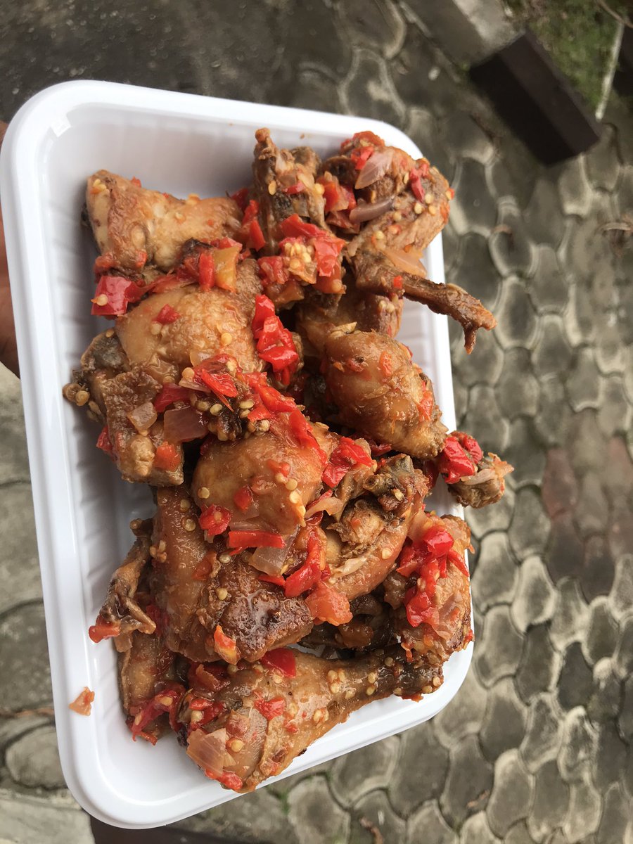 immschops's tweet image. Newest addition to our menu, 15 pieces of properly peppered chicken😍😍
Price tag 4,500 naira (cheapest price you’ll get anywhere)
Please retweet