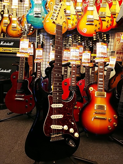 ギタープラネットエレキ本館 中古館1f 赤べっ甲ガードがカッコイイ ドレスアップされた今なお高い人気のamerican Standard Stratocaster Ugが入荷 Custom Shopピックアップのサウンドも太く 様々なシーンでも使える便利なモデル T Co ギタープラネットエレキ本館 中古館1f 赤べっ甲ガードがカッコイイ ドレスアップされた今なお高い人気のamerican Standard Stratocaster Ugが入荷 Custom Shopピックアップのサウンドも太く 様々なシーンでも使える便利なモデル T Co