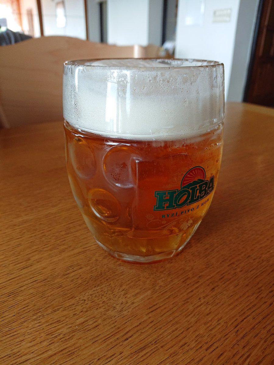 Když už si člověk vyšlape na Šerák, tak si ten Šerák musí dát. #tradice #ObjevovaniCeska https://t.co/rIc9dSVOsm