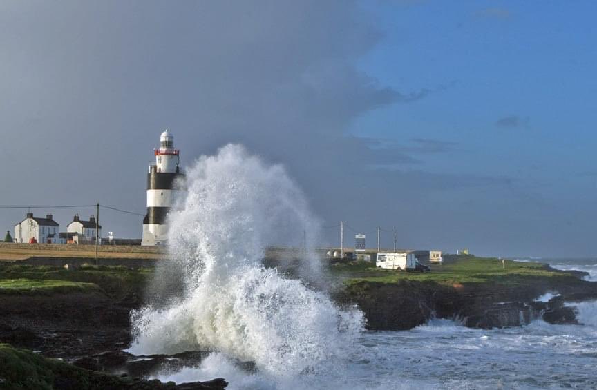 hooklighthouse's tweet photo. Incredible scenes from the Hook this morning captured by Liam Ryan.
Storm Ellen is not over yet folks, the tide is very high right now, please take care and keep safe.

#StormEllen #Wexford #KeepSafe #August2020 #HookLighthouse #Ireland https://t.co/tKneDl7xjh