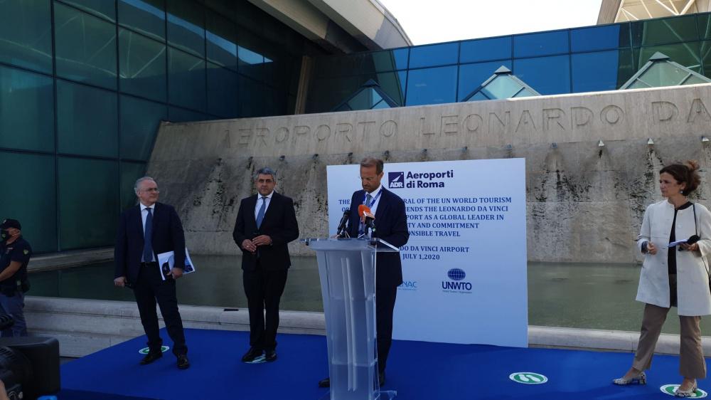 AeroportidiRoma's tweet photo. Oggi festeggiamo i 60 dell’aeroporto di Fiumicino, aperto il 20 agosto del 1960 in occasione delle Olimpiadi di Roma. Per celebrare la ricorrenza riviviamo gli eventi principali dell’ultimo anno: https://t.co/B5At8Czio7