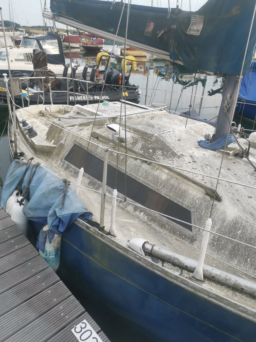 Oh dear un loved... #HAMILTONSAILING #YACHTS #PICOFTHEDAY #NORTHSEA #ANCHORUP