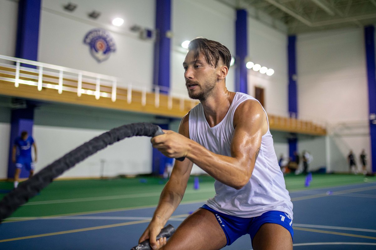 Günün ilk antrenmanını salonda yaptık. 💪⚡️💥