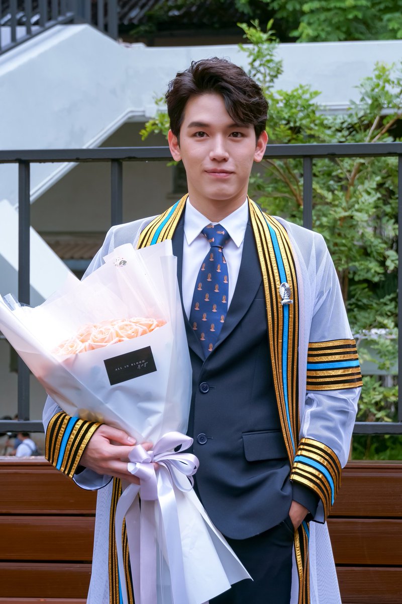 Newwie graduate.-- a thread