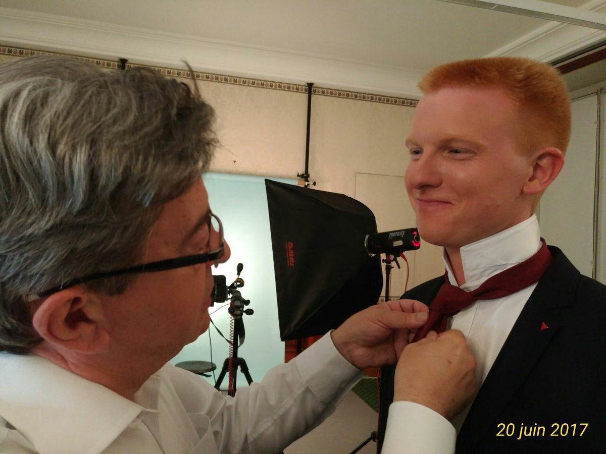 MARCLANDES40's tweet image. Adrien dans son quart d’heure de lèche majesté !!