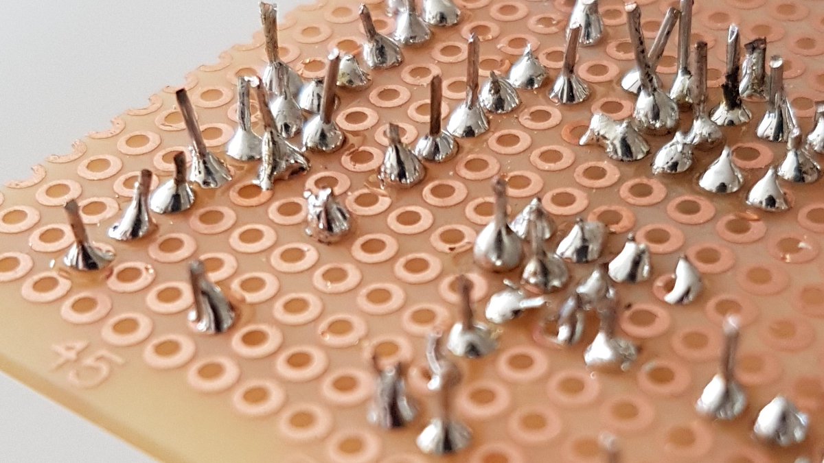 eletteric's tweet photo. 🧘‍♂️ #maker #soldering #kaizen https://t.co/0h4VbEJTcP