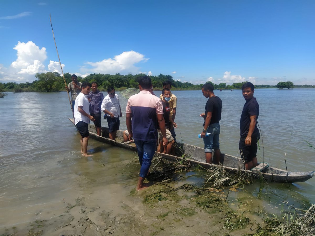 MiSADofficial's tweet photo. NGASOD AJON

Second day of Flood relief.
 Total no. of beneficiary families- 126 nos. Location: Lechera (Dhakuakhana)

#assamfloods2020 #saveassam #floodrelief #Assam #misad https://t.co/FR8gaTKxMe