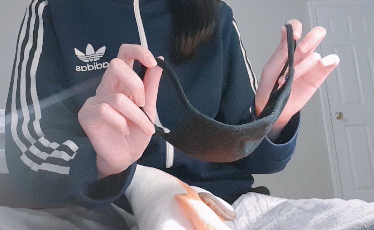 Request_hand's tweet photo. [마스크 쓰는 손] https://t.co/4967JAC8Pg