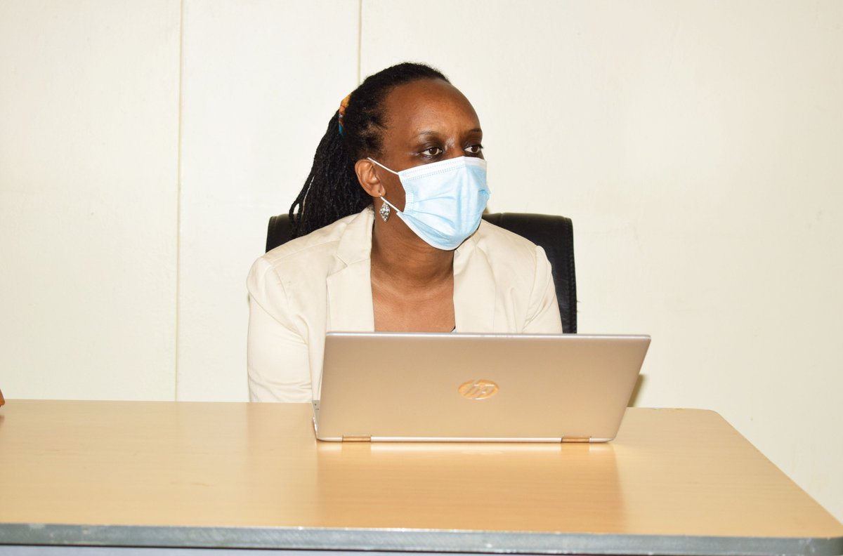 RwandaAgriBoard's tweet photo. Yesterday on 19th, 8,2020, Mrs Pauline Mushimiyimana, the former Corporate Service Division Manager, passed responsibilities to Mrs Clarisse Umutoni, the newly appointed Chief Finance Officer, in a handover ceremony that was held in Rubona Station's meeting hall. https://t.co/OXTe1eg6Zw