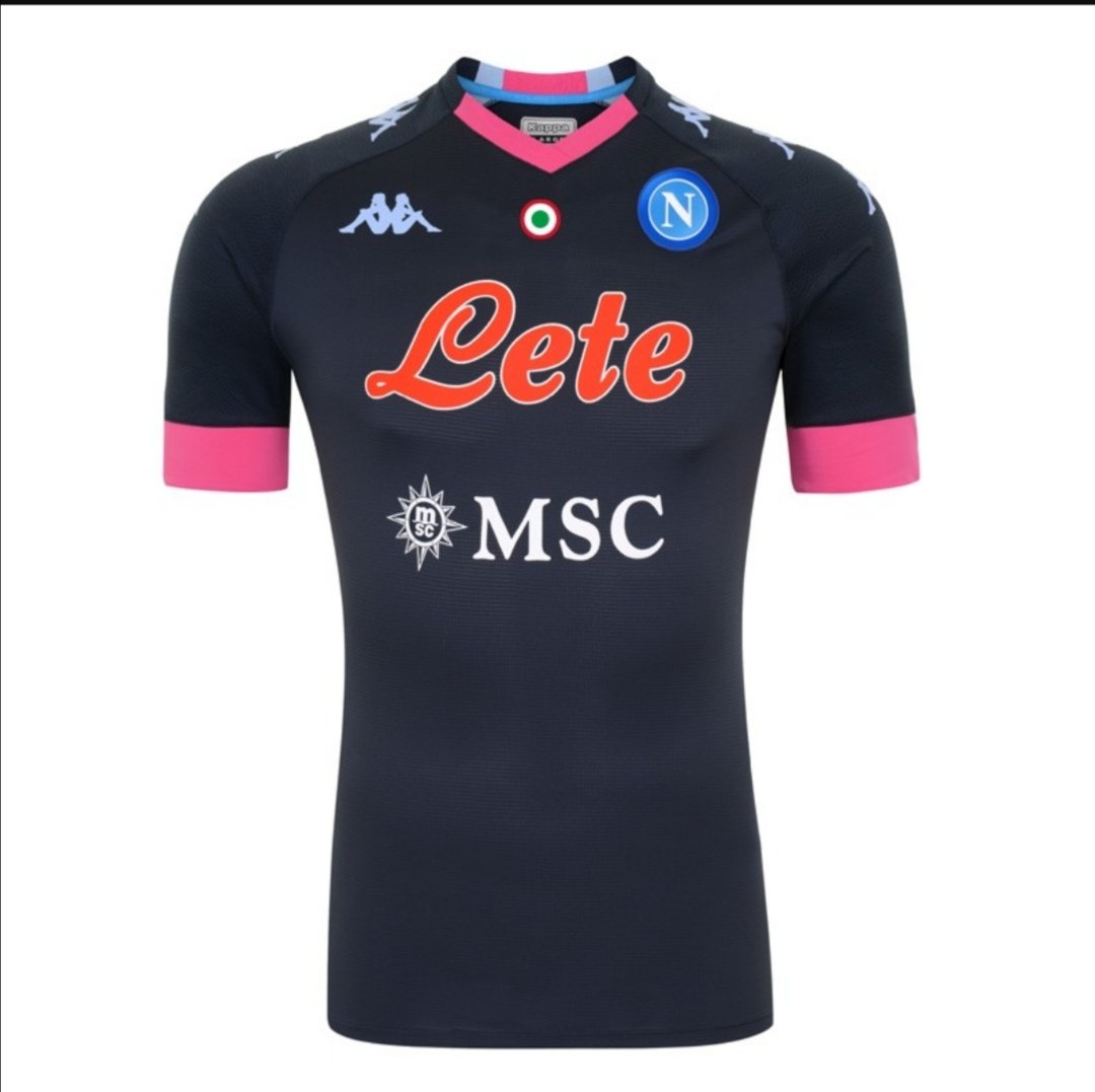 Nicfra99's tweet photo. Speriamo serva a qualcosa questa protesta perché questa maglia è ai limiti dell'indecenza.
#LeteOut https://t.co/35E7mQ78QB