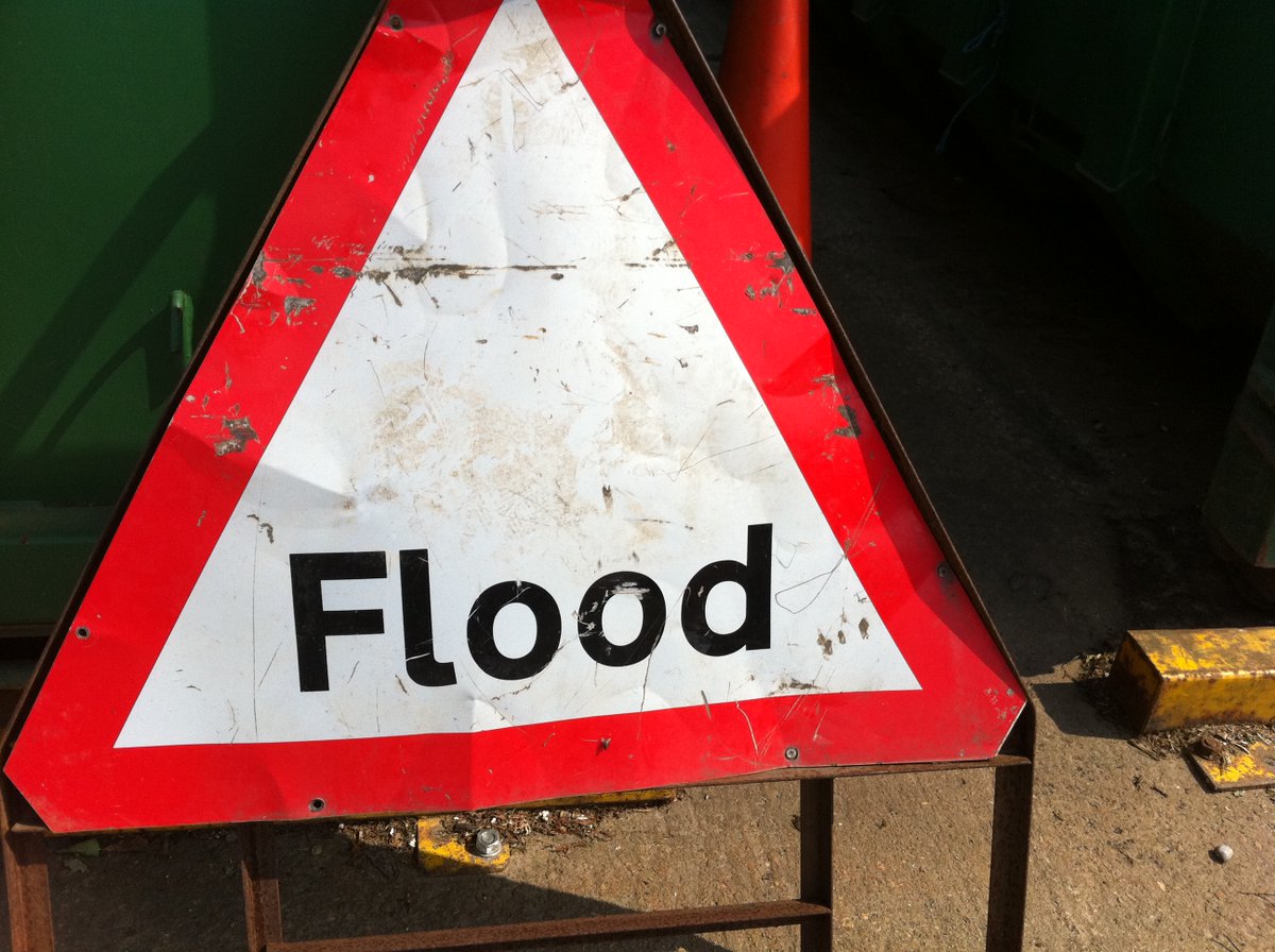 If you've been affected by this week's flooding and need help and support, we've put together this factsheet/FAQs to point you in the right direction of who can help and support you.
northdevon.gov.uk/community-safe…