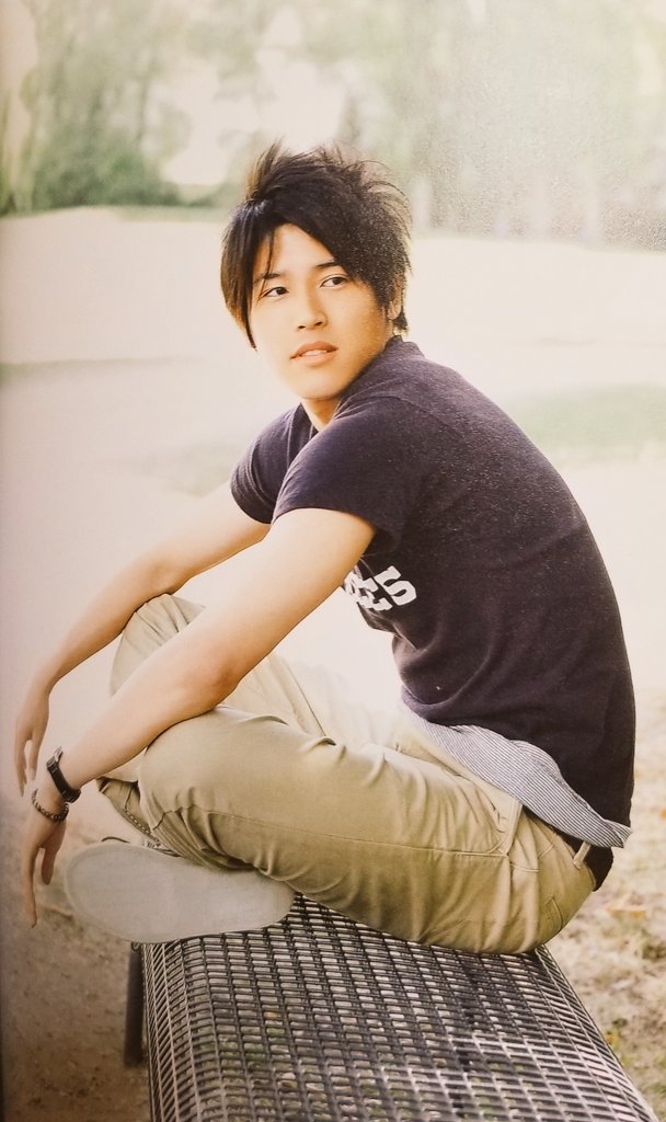 如月 ユウ 最高の右sbのうっちー引退か まだ32歳 寂しいけど これを機にメディアに沢山出て欲しい 情熱大陸で見た闇を抱えたうっちーが忘れられない もう一度見たい 岩政さんの言葉のように 精一杯自分の道を楽しんで欲しい 内田篤人