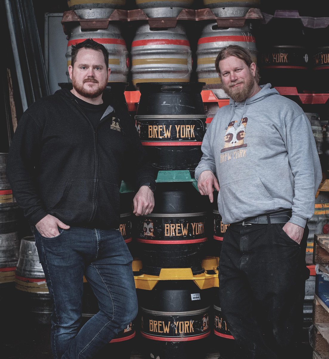 FermentHQ's tweet image. @Shinybiscuit chats with York’s finest, @brewyorkbeer. They’re bringing Black Eagle to @beer52hq, a beer first they brewed when Brew York began. 
👉 beer52.com/ferment
#fermentmagazine #beer52 #hopexplorers #hops #brewyork #beermagazine #beerpeople