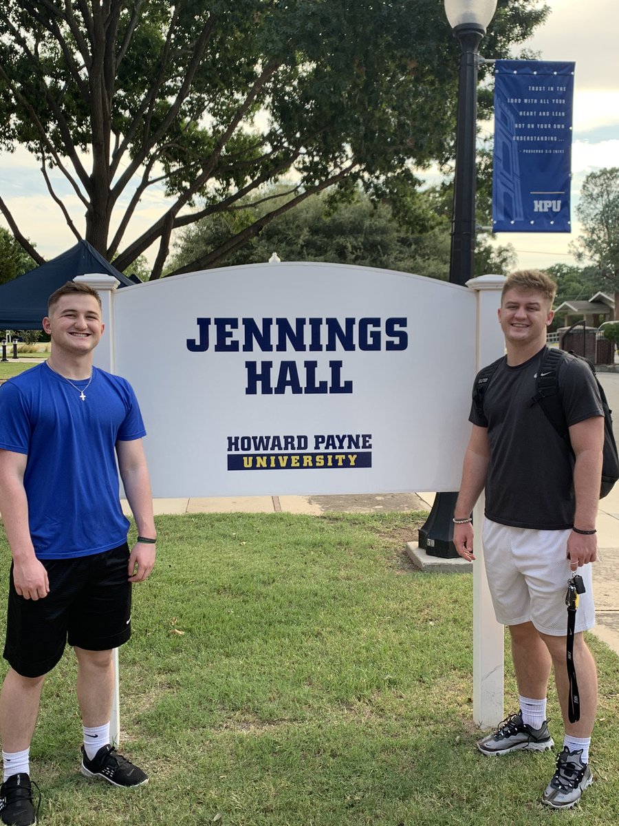 Carriedavisryan's tweet photo. #HPU To new and better beginnings! #flyinryans https://t.co/intkM9lRvC