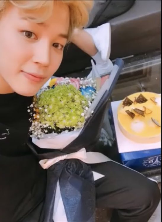 Jimin relationship with his parents is so precious.. -A precious thread