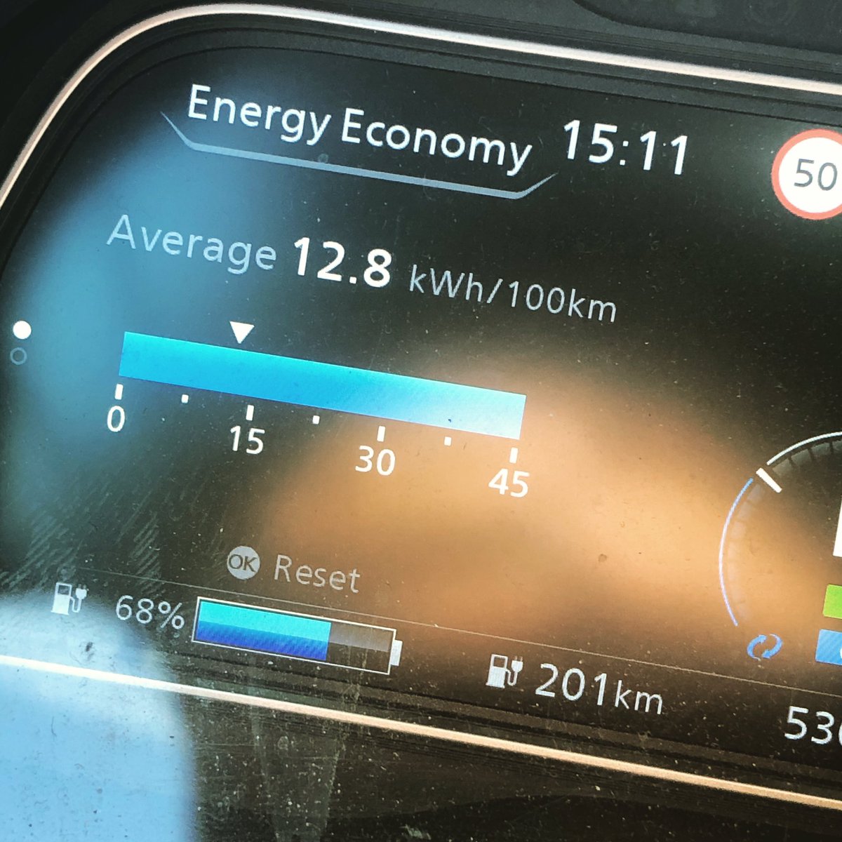 EkoTaxi144's tweet photo. 12,8 satkulla (40 pari vuotta vanha tekna). Must todella hyvä lukema. Vuoden vanha 62 teknan luvut samat, mut eri järkässä. 18,2🤔😬🙄
#nissan
#leaf
#raxi
#taksi
#Hat
#hat145
#helsinkiairporttaxi
#vantaantaksioy https://t.co/7XRYQZBpFs