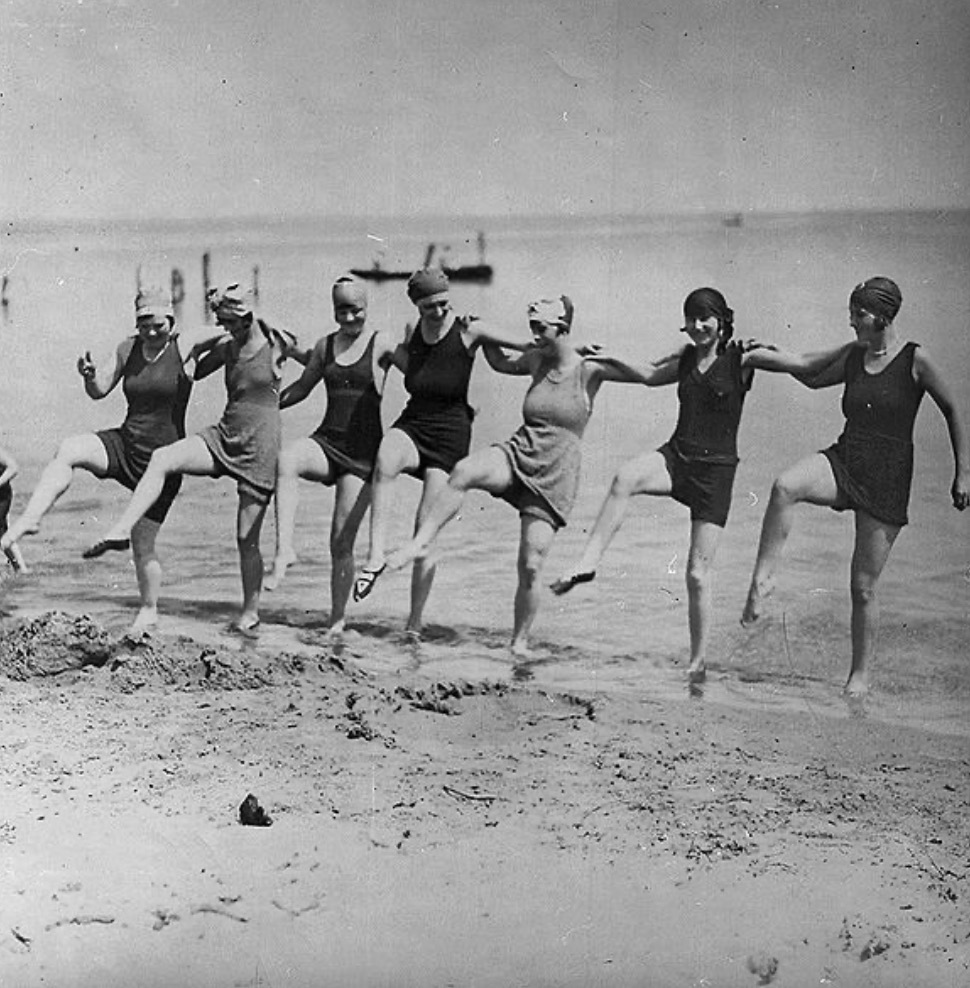 Join us at Riis Park Beach Bazaar Bay 9, today (8/20) from 11am-4:30pm. We're closing early so our staff can party on the beach! So you better get your clams and claws filled up before then. Otherwise--we'll see ya tomorrow!