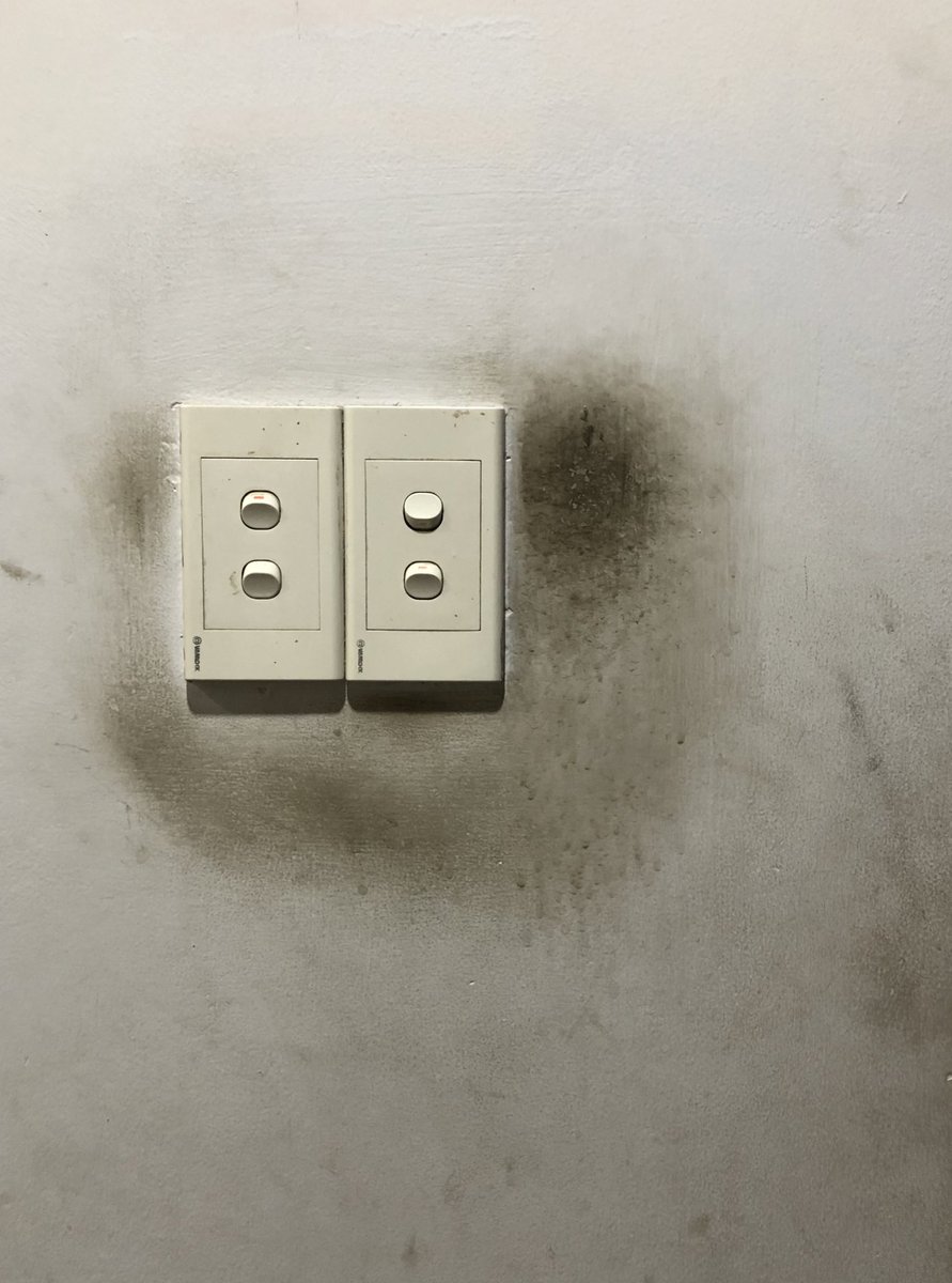 kengelly's tweet image. EVERYONE PLEEEEASE 🙏🏻 WASH 🧼 YOUR🧴HANDS 👐🏻 (if #Covid19 isn’t reason enough) #bleck