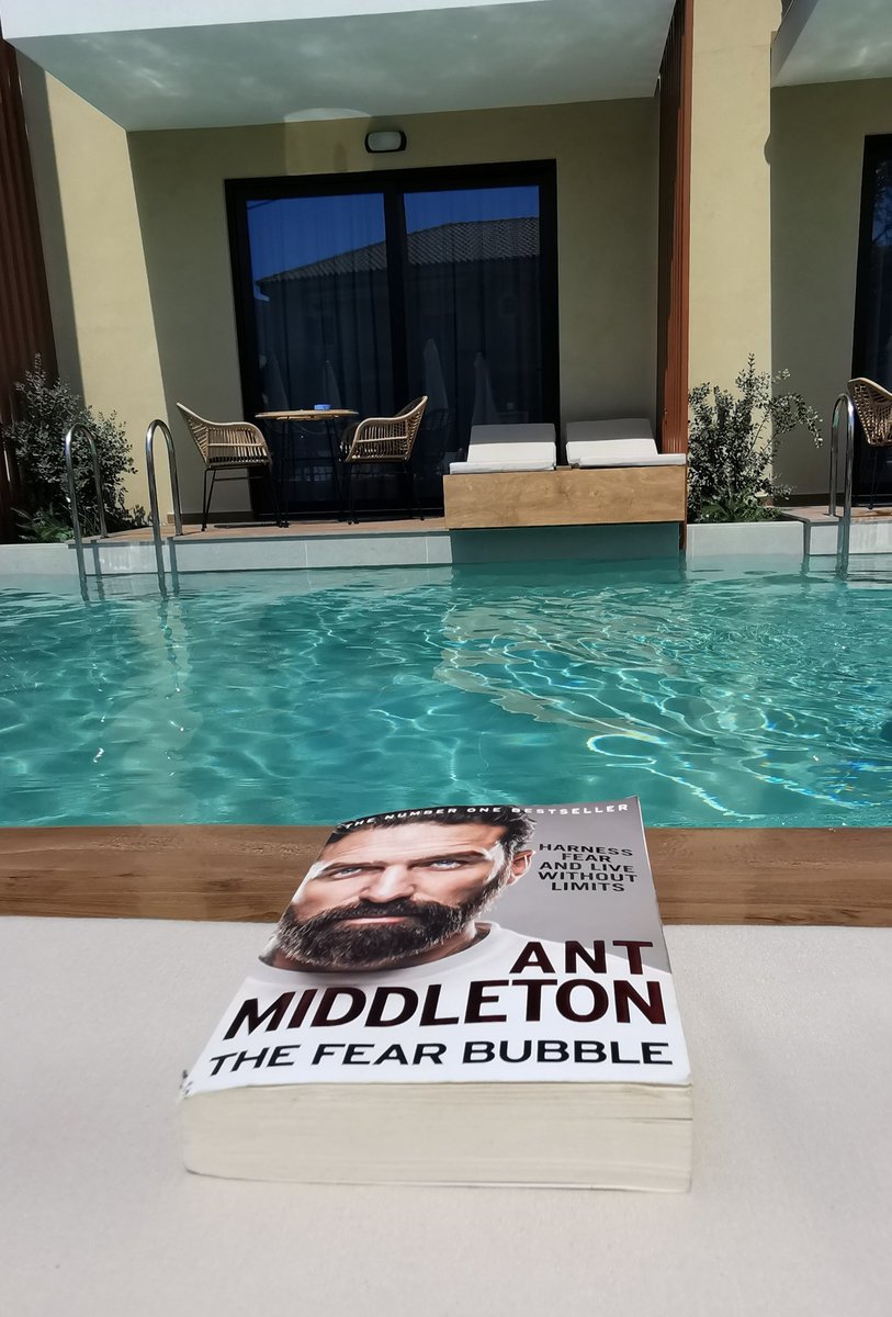 rickw_y2k's tweet photo. Time out to relax and read The Fear Bubble before returning to work @antmiddleton #TheFearBubble https://t.co/yvQkXYg4f9