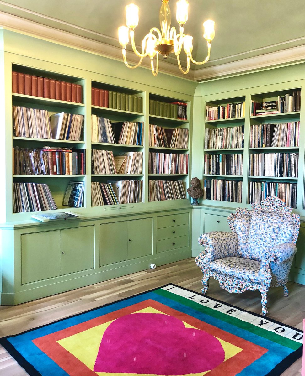 LetsSiPP's tweet photo. Talk about library goals! Last spring, our colleague @kdpapadopoulos was among the first guests to visit @casamarialuigia. β
Her favorite room? This library who's shelves are literally filled with records.
β
#tbt #travel #modena #inEmiliaRomagna #prlife #prgoals #letssipp https://t.co/fkMfKPTVfB