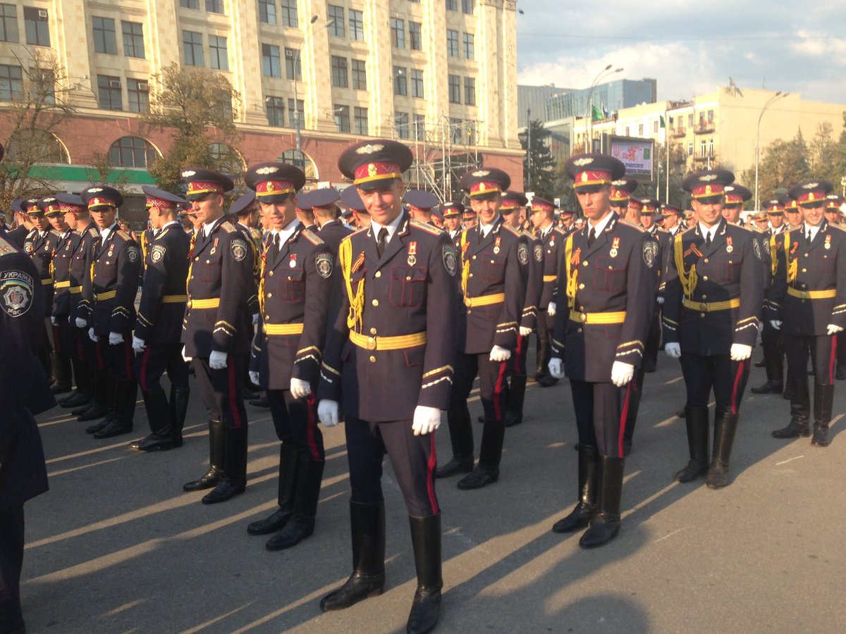 11/11....After all, how many people can say they marched past a Ukranian president, amongst international military, live on TV?(And nailed it in heels) Here's looking forward to the day international travel, making music and major events are all possible again soon. 