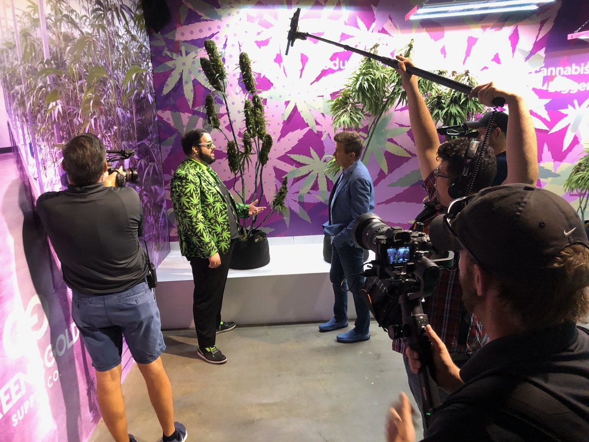 thehighroadshow's tweet photo. #THR #behindthescenes #cannabis #show #cbd #thc #jackmaxwell https://t.co/m4ZTL1mmks