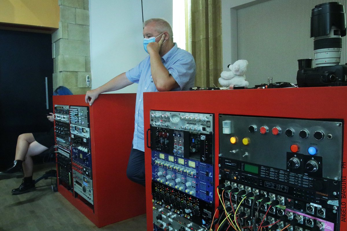 #Backstage fotografare come nasce un #CD #DukeJuice vincitori del #Bettinardi <a href="/RegioneER/">Regione Emilia-Romagna</a> <a href="/pcjazzclub/">Piacenza Jazz Club</a> <a href="/Liberta_it/">Libertà.it</a> <a href="/AngelicaDa/">Angelica Dadomo</a> <a href="/vittovolte/">vittoria volterrani</a> <a href="/piacenza2020/">Piacenza2020_Official</a> <a href="/PiacenzaSera/">Piacenza Sera</a> <a href="/musicnewsitaly/">Music-News.it</a> <a href="/Jazzit_mag/">Jazzit</a> <a href="/musica_jazz/">Musica Jazz </a> <a href="/MilestonePc/">Milestone Piacenza</a>