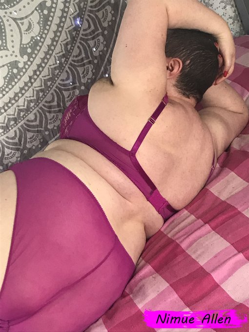 I'm feeling sweet and soft today, do you want to reach out and feel these rolls? https://t.co/Gi4VHn<a href="/tag/acceptancematters"class="tags"><span>#acceptancematters</span></a>