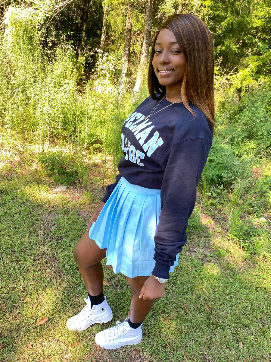 KiadriyaD's tweet photo. Forgot to post my First Day pics on here. But here they are!! Officially a Spelmanite💙💙 #spelman24 #auc24 #spelhouse24 #LLJZ https://t.co/vlQtSFeLC3