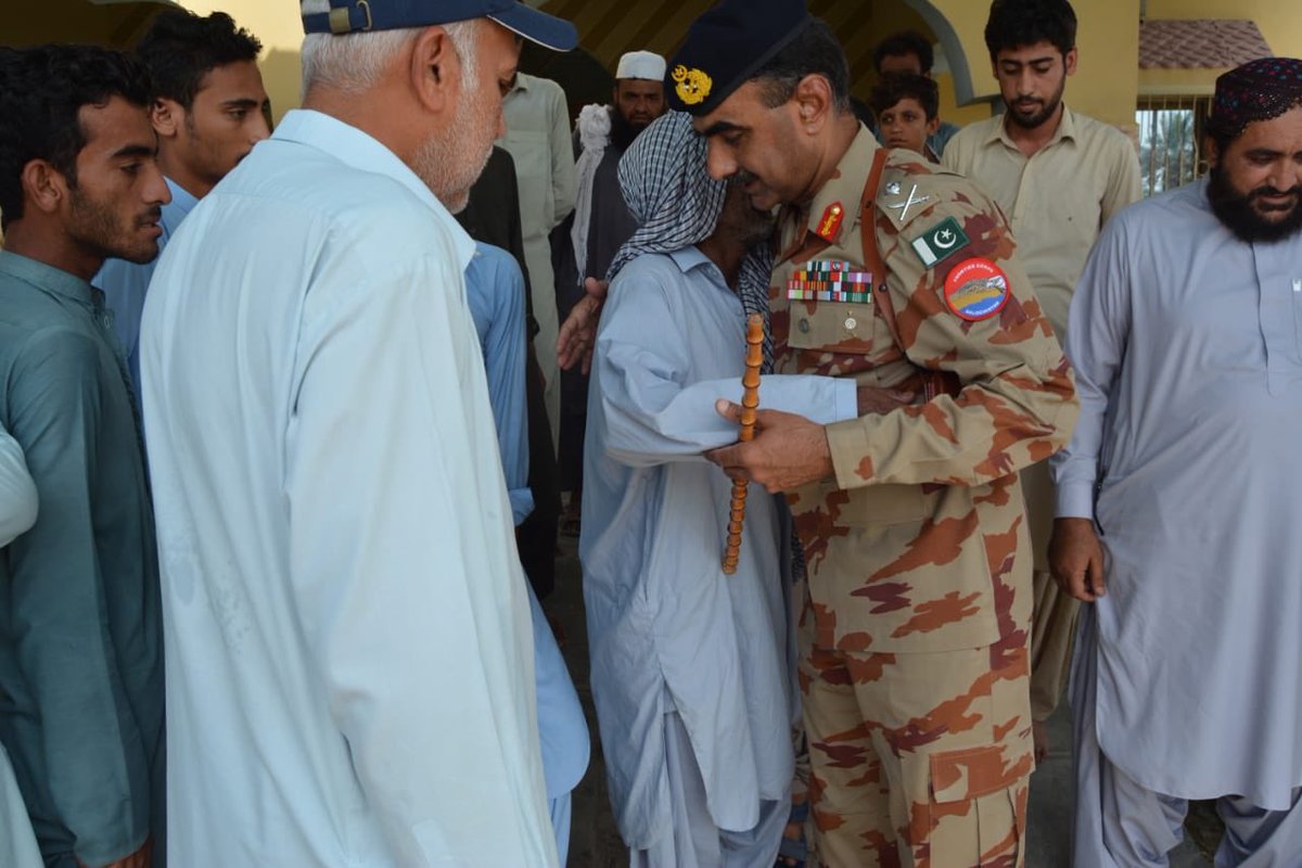 Later, IG Balochistan FC Major Gen. Sarfraz Soomro himself reached the home of Hayat Baloch in Turbat to pay respects & condole with his father.He informed family members of FC’s own initial investigation, police proceedings & assured forceful prosecution of assailant./15