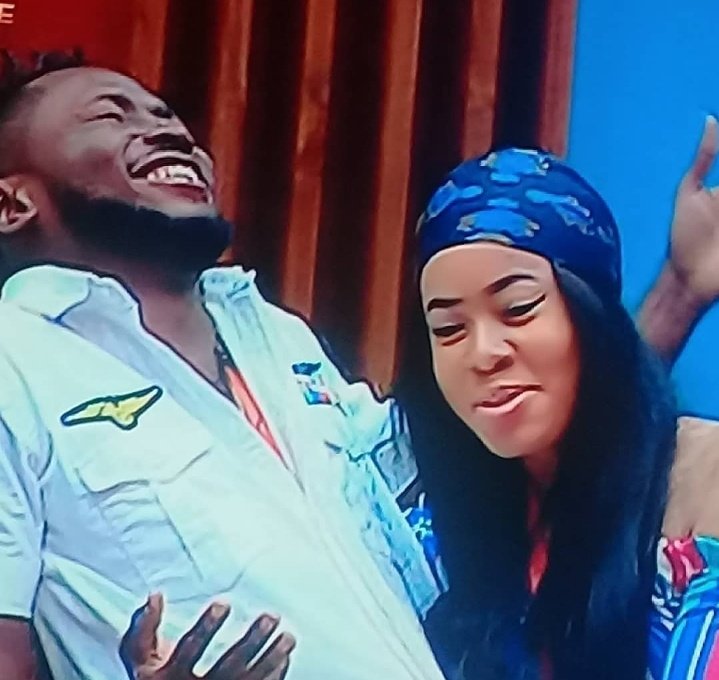 gugsmtshali's tweet photo. Hhhee kudala ndirhuzuka shem kodwa andipheli mandla😩😩😩😭😭😭💔💔💔 Ndibuya kude yaz kodwa akhonto, yikho ndithi #Ozone indifice sendomelele🤣🤣🤣 #Oneza #Samdris #Mina #bbnaijalockdown2020 #BBNaija https://t.co/T1bt4BEkn1