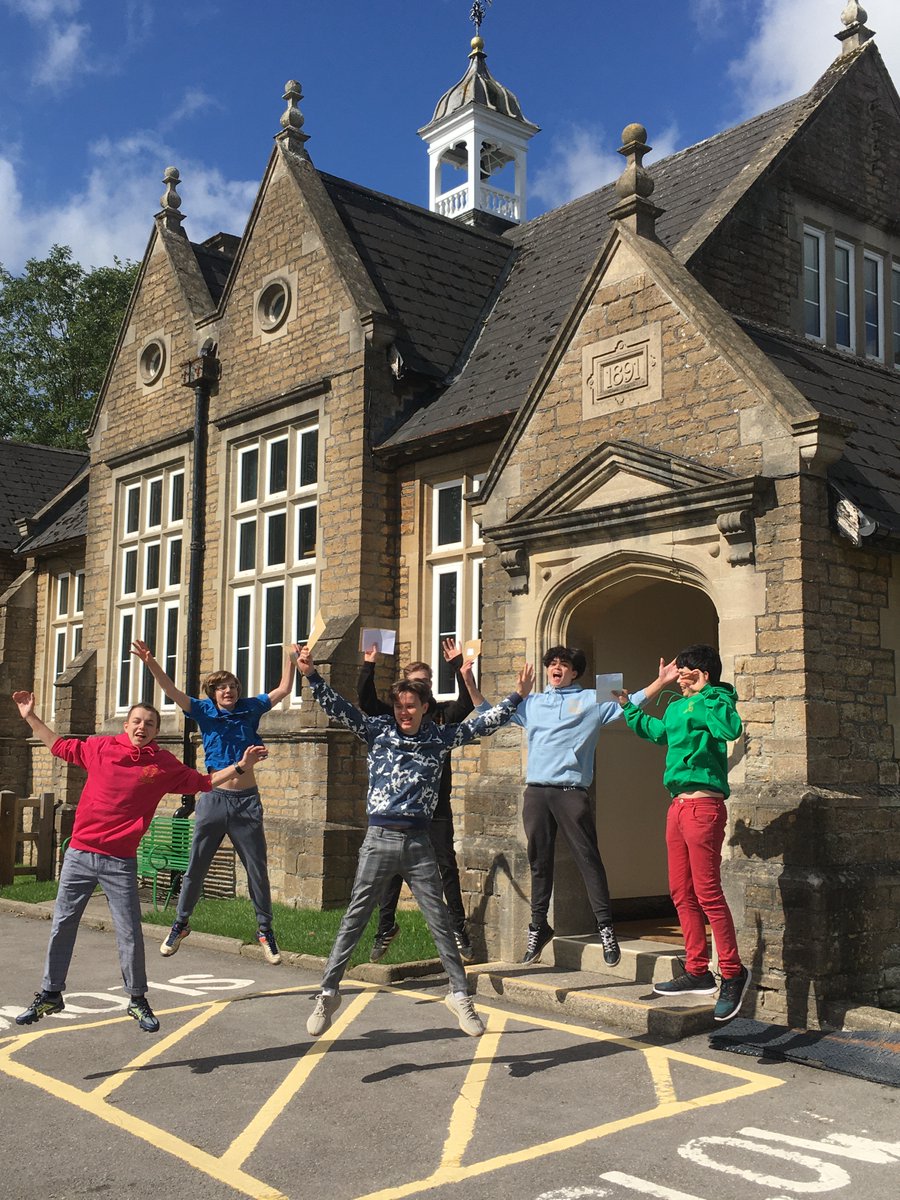 SexeysSchool's tweet image. Congratulations to all of our wonderful students who collected their GCSE results today - we&apos;re so proud of you all 🎉🤩 bit.ly/SexeysGCSE20

We&apos;re looking forward to welcoming all of our @SexeysSixth  students in September! #gcses2020