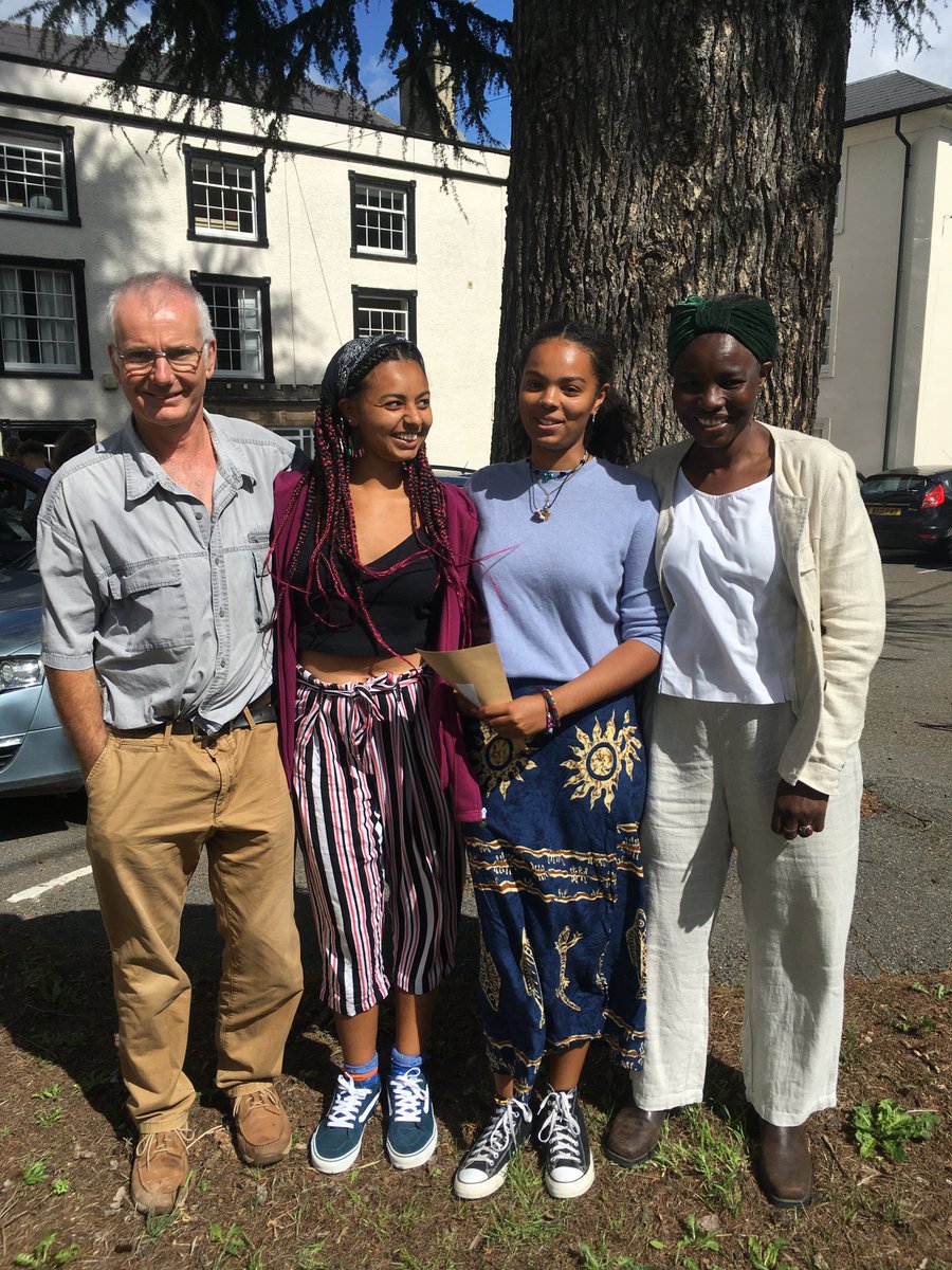 SexeysSchool's tweet image. Congratulations to all of our wonderful students who collected their GCSE results today - we&apos;re so proud of you all 🎉🤩 bit.ly/SexeysGCSE20

We&apos;re looking forward to welcoming all of our @SexeysSixth  students in September! #gcses2020