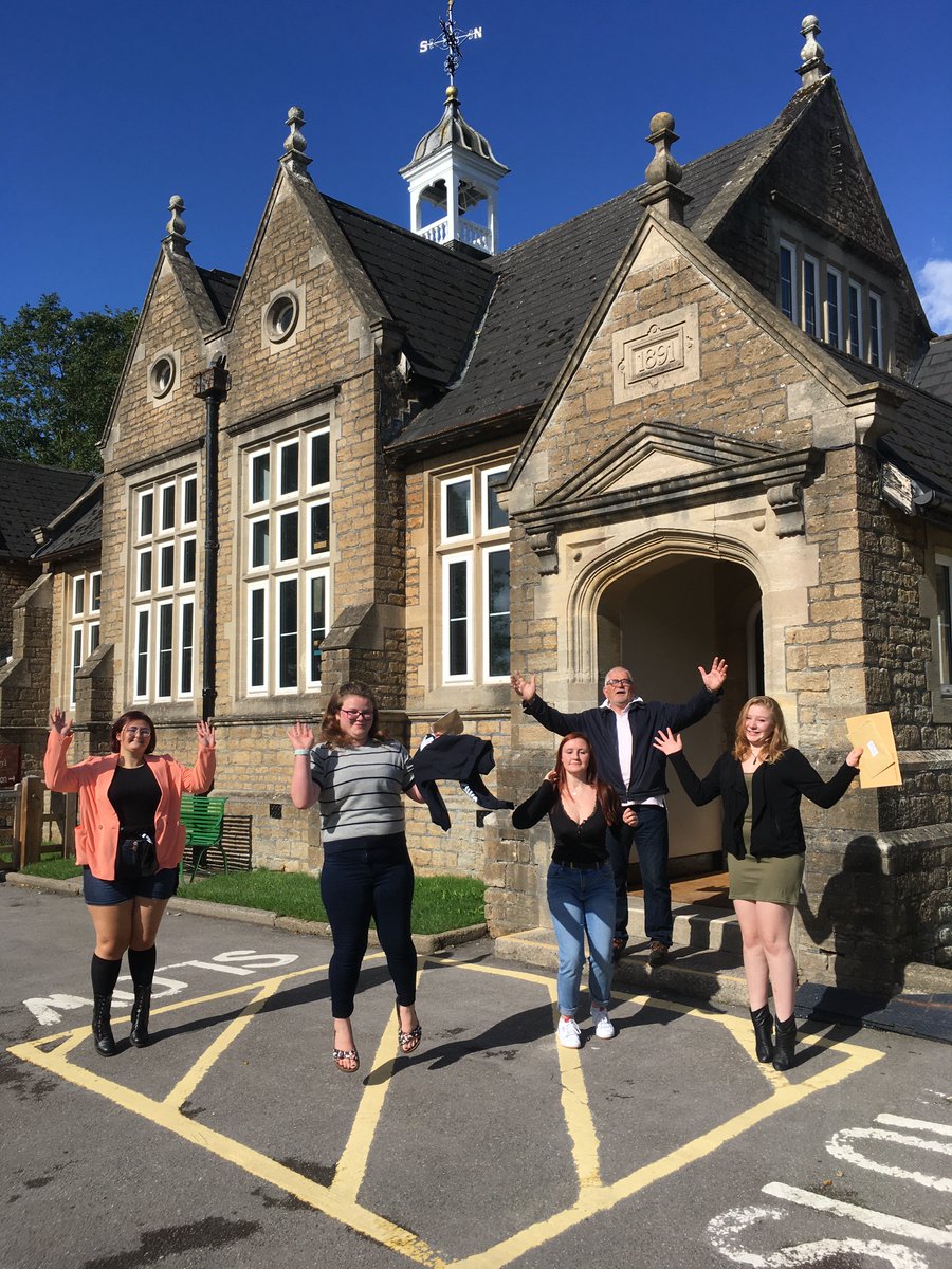 SexeysSchool's tweet image. Congratulations to all of our wonderful students who collected their GCSE results today - we&apos;re so proud of you all 🎉🤩 bit.ly/SexeysGCSE20

We&apos;re looking forward to welcoming all of our @SexeysSixth  students in September! #gcses2020