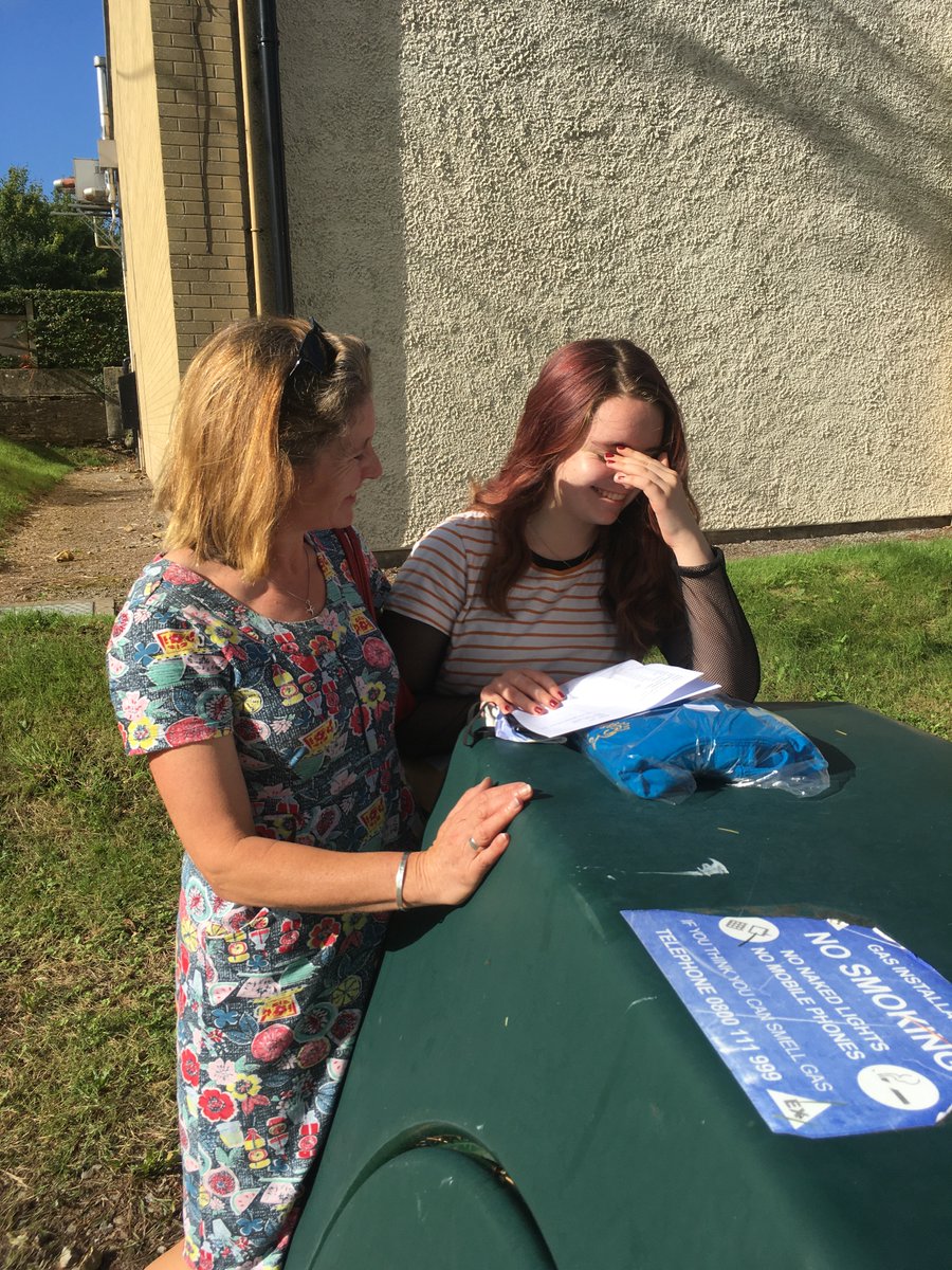 SexeysSchool's tweet image. Congratulations to all of our wonderful students who collected their GCSE results today - we&apos;re so proud of you all 🎉🤩 bit.ly/SexeysGCSE20

We&apos;re looking forward to welcoming all of our @SexeysSixth  students in September! #gcses2020