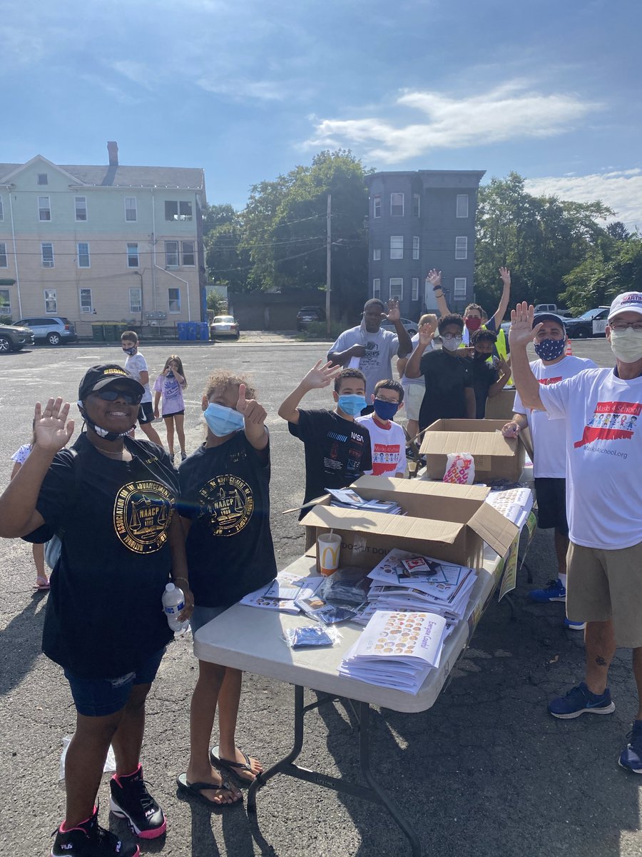 marge_farrell's tweet photo. Come on down to the Waterbury Police Activity League for free youth sized masks! Event runs until noon, or while supplies last. #KeepCTsafe @FOX61News https://t.co/3floV9Qbng