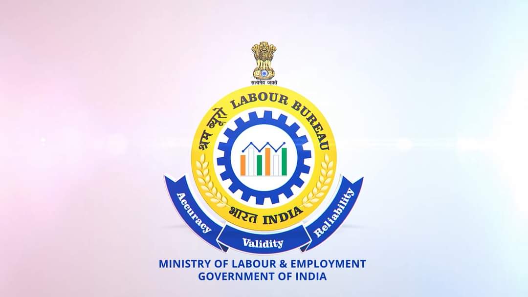 LabourMinistry's tweet photo. श्रम ब्यूरो का आज आधिकारिक लोगो श्री @santoshgangwar, श्रम एवं रोजगार राज्यमंत्री (स्वतंत्र प्रभार) द्वारा लाँच किया गया। कार्यक्रम में श्री हीरालाल सामरिया, सचिव, श्रम एवं रोजगार मंत्रालय एवं श्री डी.पी.एस. नेगी, महानिदेशक, श्रम ब्यूरो और मंत्रालय के अन्य अधिकारी उपस्थित रहे। https://t.co/mytaUe1wWO