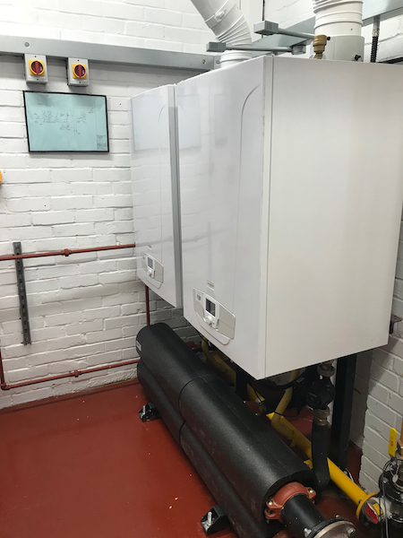 AndrewsWH's tweet photo. As #school refurbs get underway, we look at the 3 boiler rooms that were upgraded at a large Reading secondary school with 2 of our #ECOflo units and 8 @PottertonComm #Siriusthree WH condensing boilers to provide energy efficient #heating and #hotwater. Great work by Servio 🙌 https://t.co/8IvlidNUIe