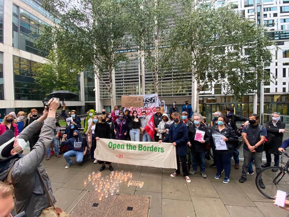 Thanks to everyone who came out last night to stand in solidarity with migrants crossing the Channel, and to remember the Sudanese boy who drowned on Tuesday night as a result of cruel European border policies.
