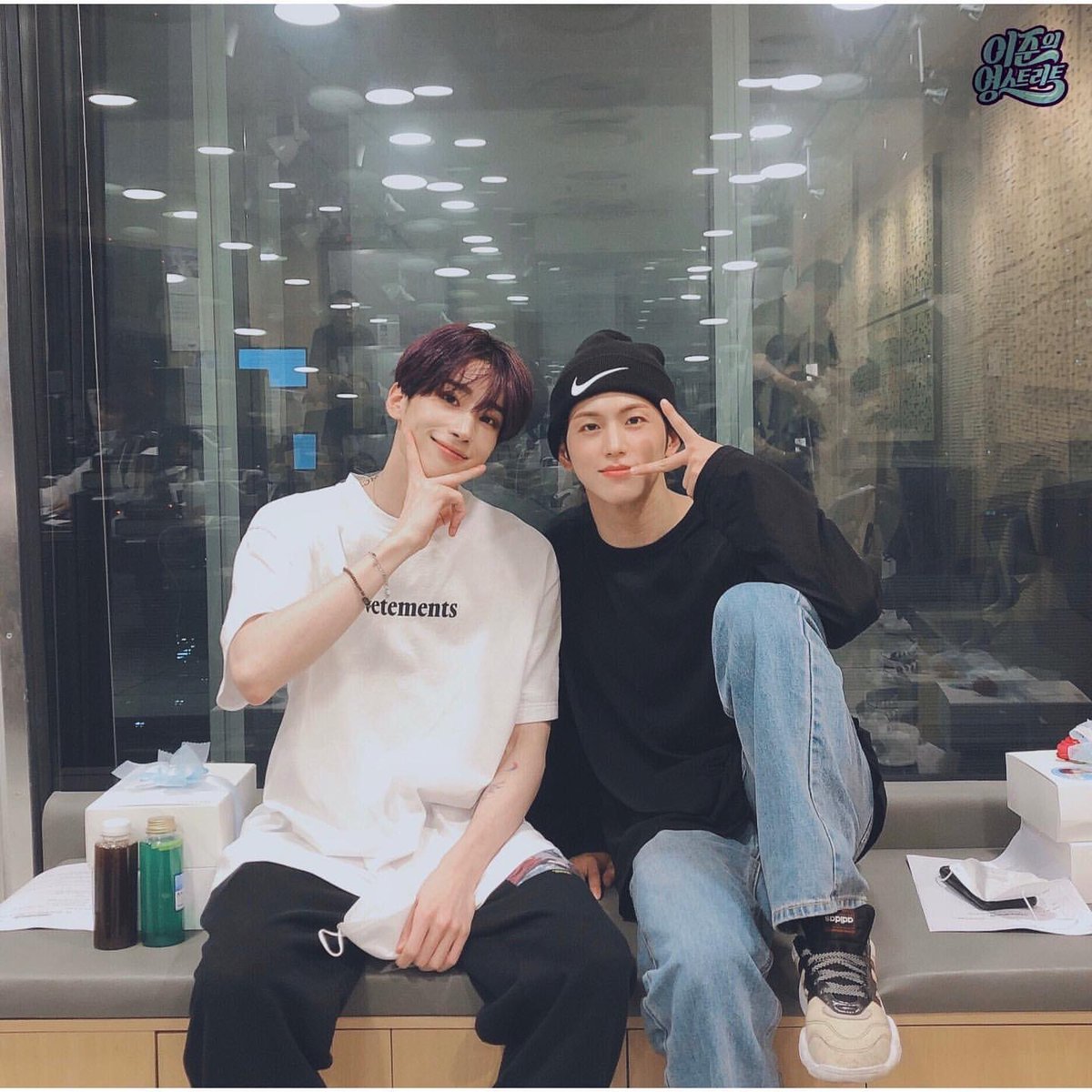 sky_sw1224's tweet photo. 얘들아 나 주것다 https://t.co/Zm7XKfN7Hs