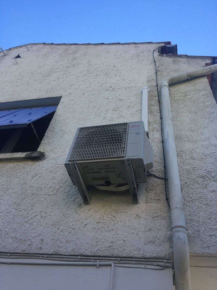 atexe_fr's tweet photo. 🏡 POMPE À CHALEUR|Installation d’une pompe à chaleur air/air @AtlanticFrance pour notre client dans le #Gard #atlantic #pompeachaleur #raffraichissement #confort #ete2020 #atexe #etys #économiedénergie #rénovationénergétique #anah #maprimerenov #coupdepouce #bureaudétudes https://t.co/yaJqHa4EU3