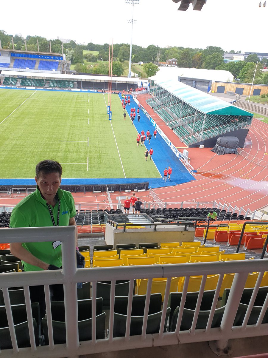 Good to see both teams getting ready for first home game. #teamcirka <a href="/Saracens/">Saracens Rugby Club</a>