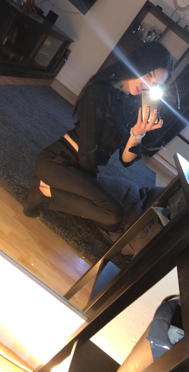 Kaufe mir heute Mittag mal eine neue SimKarte und poste die Nummer hier auf Twitter, dann kann ich auch mal mit euch allen schreiben 😉 über die Twitter DM's bekomme ich zu viele Spam Nachrichten haha