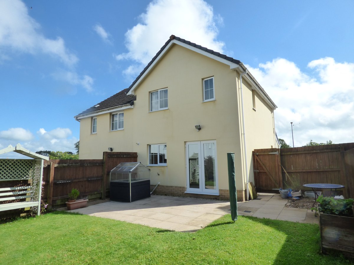 **TO LET** 3 Bed house #Carmarthen